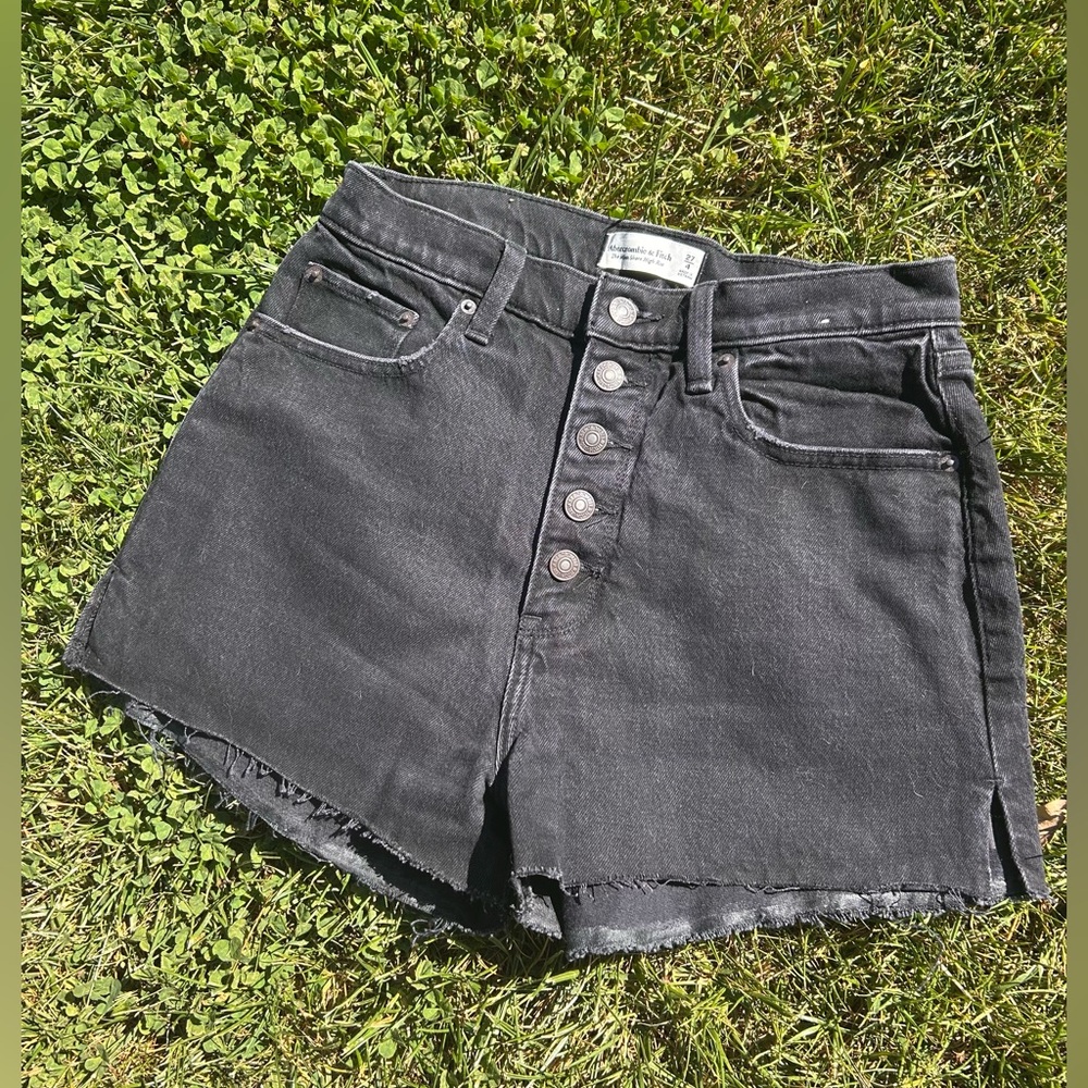 Abercrombie & Fitch Black High-Rise Button-Front Denim Shorts curve love